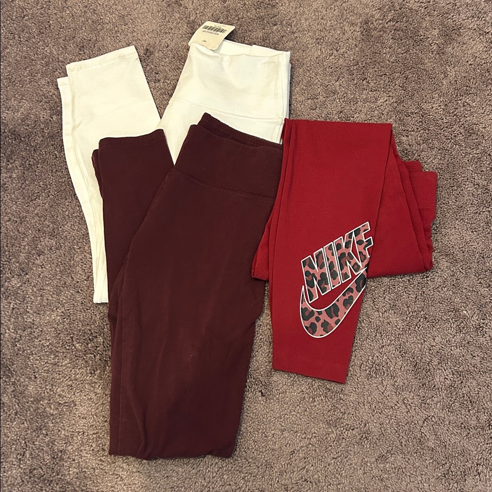 Size medium Nike, Aerie, & Fabletics leggings bundle!!